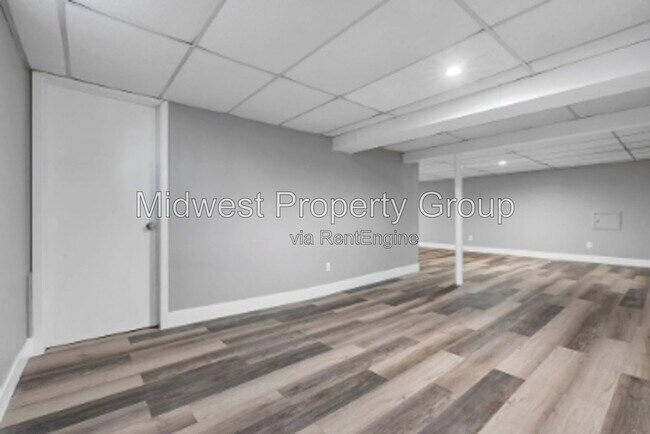 Building Photo - 1128 Saratoga Dr