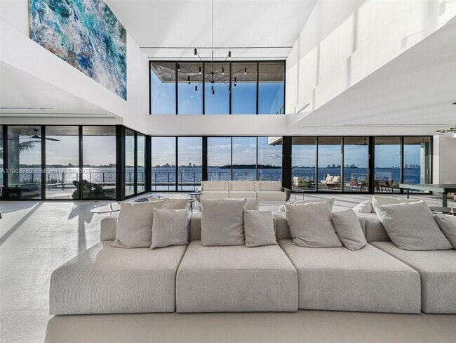 Building Photo - 11400 N Bayshore Dr