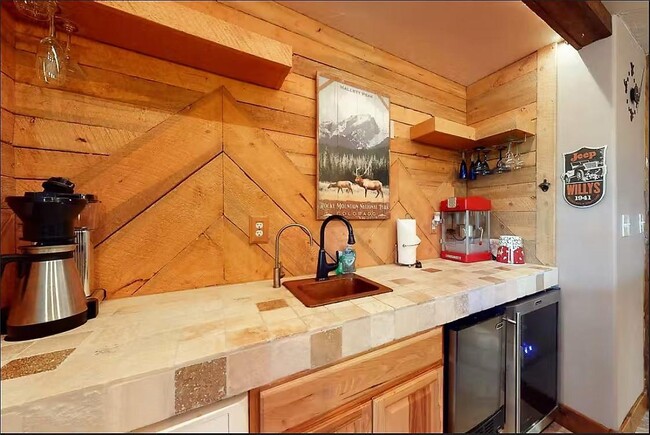 Building Photo - 160 County Rd 6236