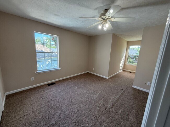 Building Photo - Convenient Murfreesboro Living – 3 Bed, 2 Bath with 2-Car Garage