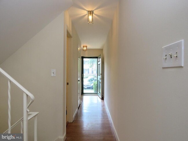 Building Photo - 9226 Bailey Ln