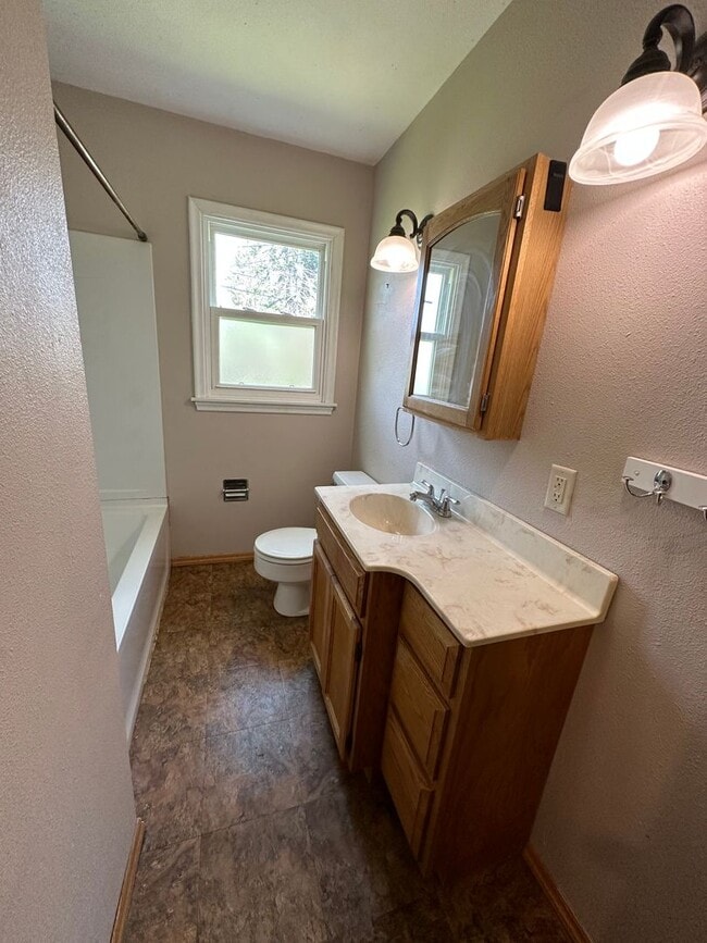 Building Photo - Spacious 4 bedroom  bathroom stand-alone home.