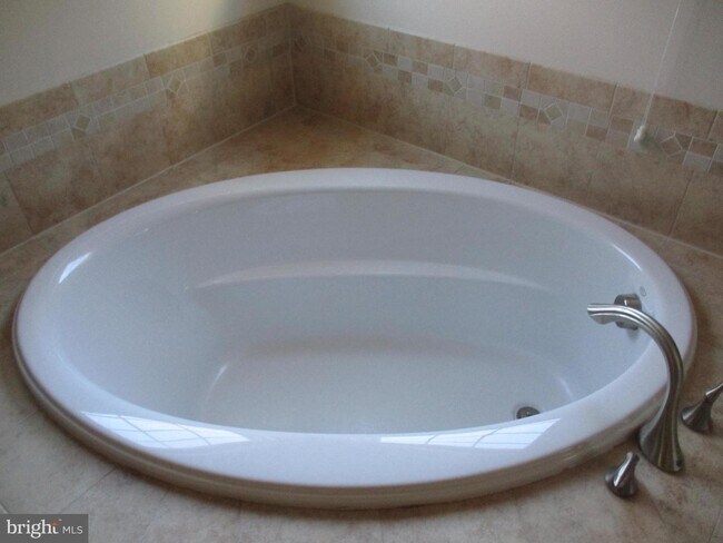 Building Photo - 7303A Hayfield Rd