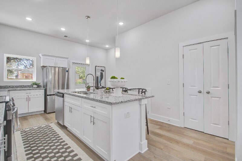 Building Photo - 5739 Murray Dr