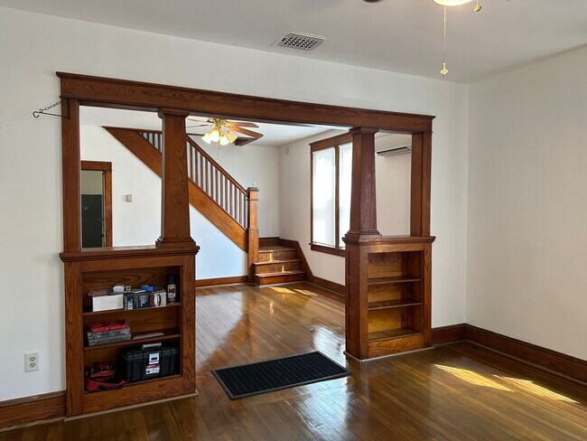 Building Photo - 239 N Stratton St