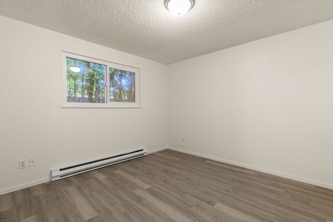 Building Photo - 2 bedroom, 1 bath near Mt. Tabor in SE Por...