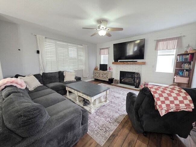 Building Photo - BEAUTIFUL HOME IN BANNING LEWIS RANCH!!!!!!