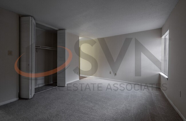 Building Photo - 500 Umstead Dr