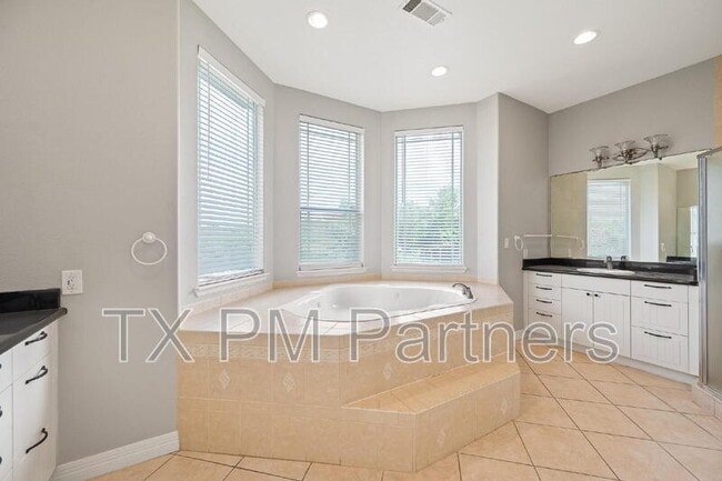 Building Photo - 13819 Lakeview Meadow Dr