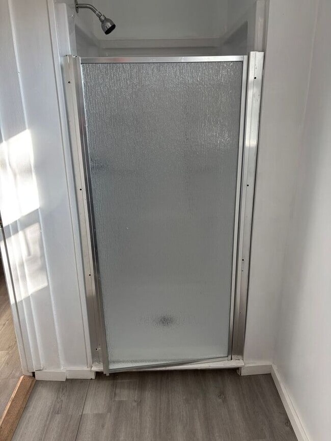 Building Photo - 2 Bedroom, 1 Bath House