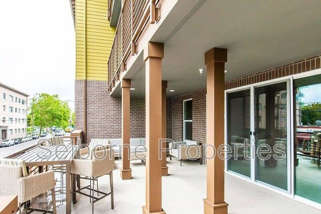 Building Photo - 5239 Claremont Ave