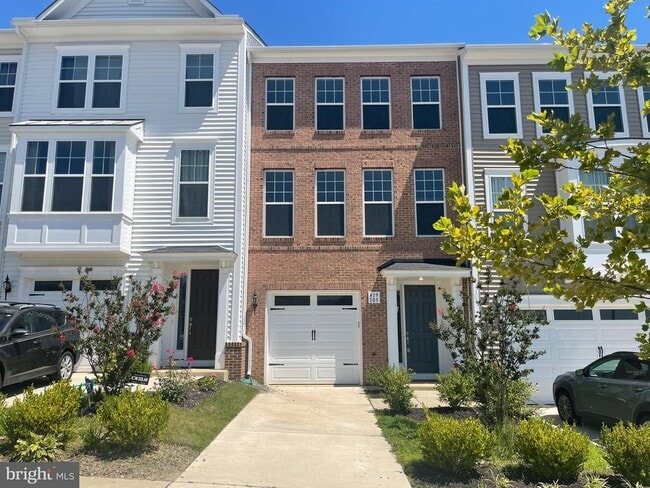 Building Photo - 419 Foxglove Way