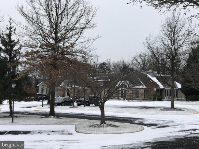 Building Photo - 6944 Ellingham Cir