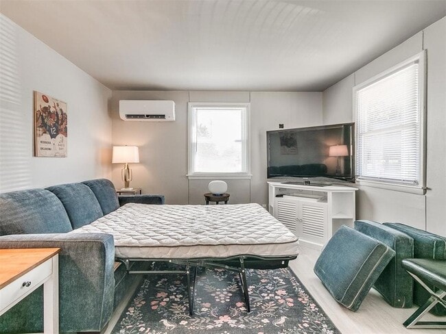 Building Photo - 1223 Monnett Ave