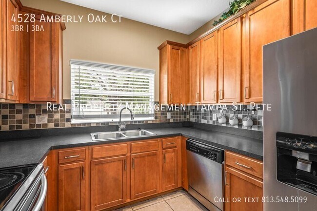 Building Photo - 4528 Amberly Oaks Ct