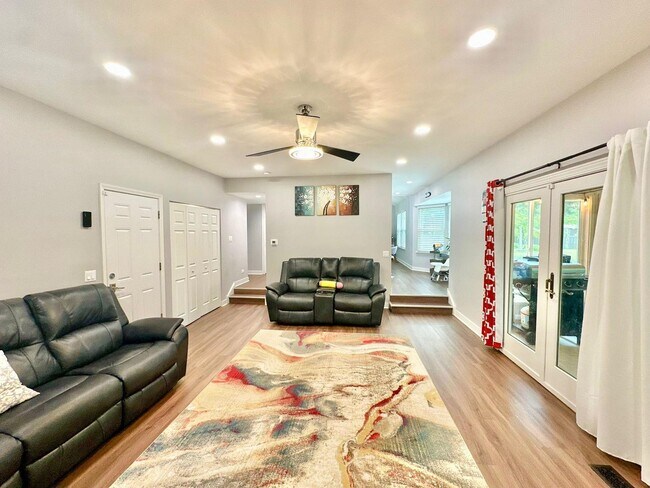 Building Photo - 1384 Marble Hill Dr