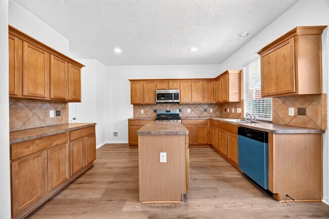 Building Photo - 19246 Hopeview Ct