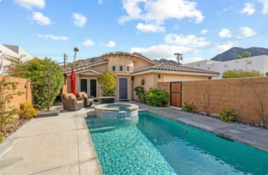 Building Photo - 53220 Avenida Navarro