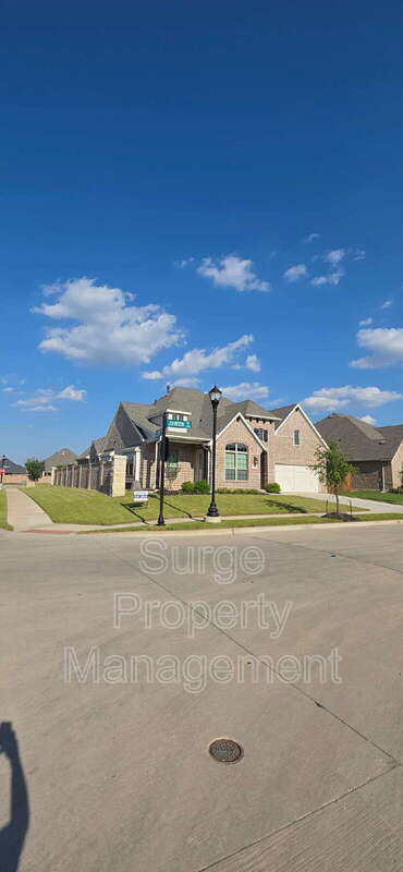 Building Photo - 2000 Johnson Rd