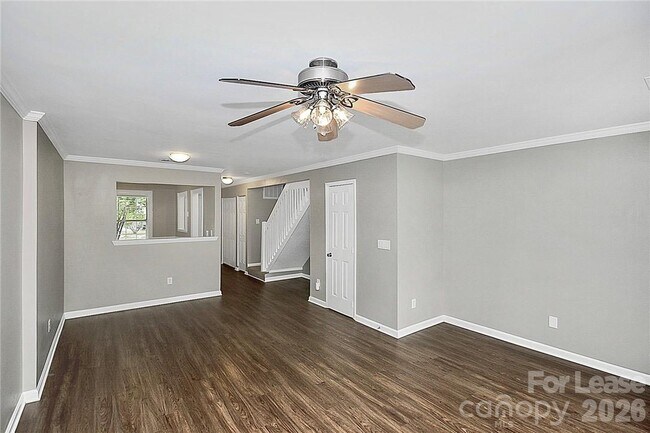 Building Photo - 8203 Golf Ridge Dr