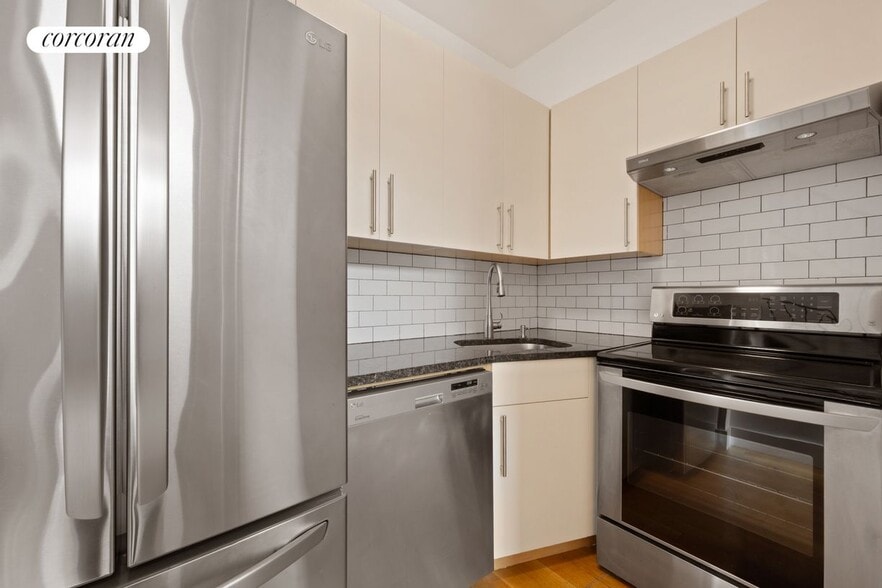Building Photo - 241 Bedford Ave