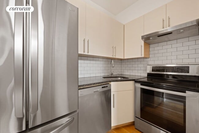 Building Photo - 241 Bedford Ave