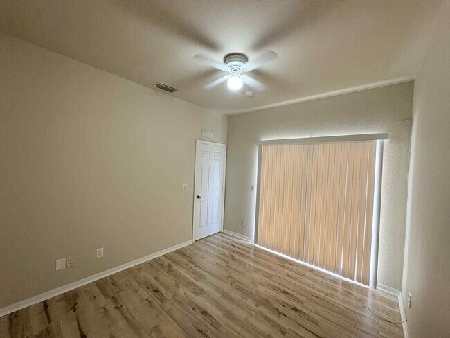 Building Photo - Charming 3-Bedroom 2 Bathroom and Garage in Lehigh Acres