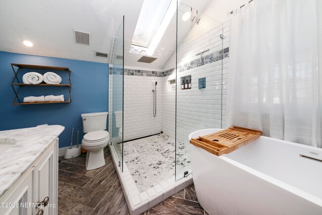 Building Photo - 506 Cali Dr