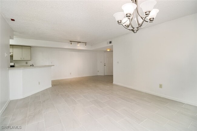 Building Photo - 13605 Eagle Ridge Dr