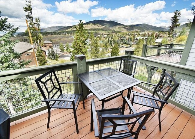 Building Photo - Summer Seasonal Rental- 734 Rocky Point Townhomes