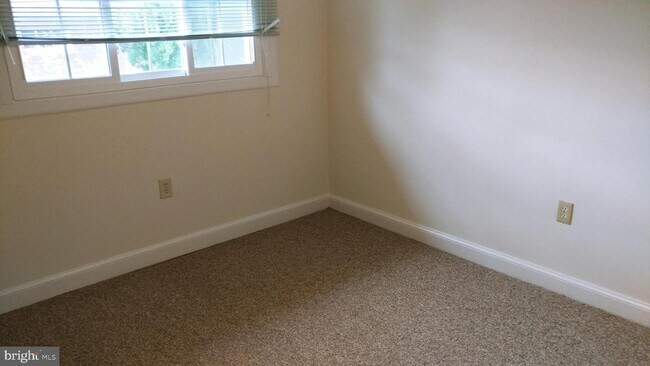 Building Photo - 126 S Virginia Ave