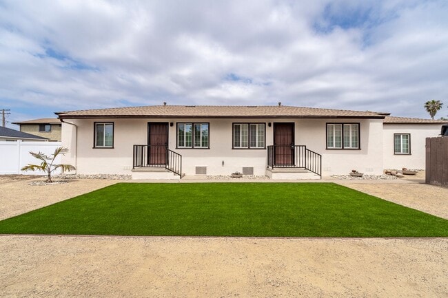Building Photo - Brand New 2 Bed / 1 Bath Cottage w/ Private Garage & Yard! |Offering Two Weeks of Free Rent!|