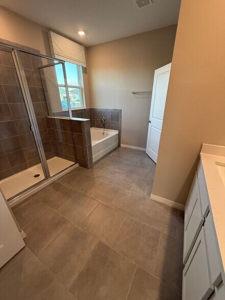 Building Photo - 11105 Cotton Vale Pl