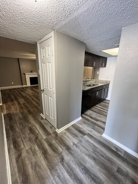 Building Photo - Prestonwood Trails