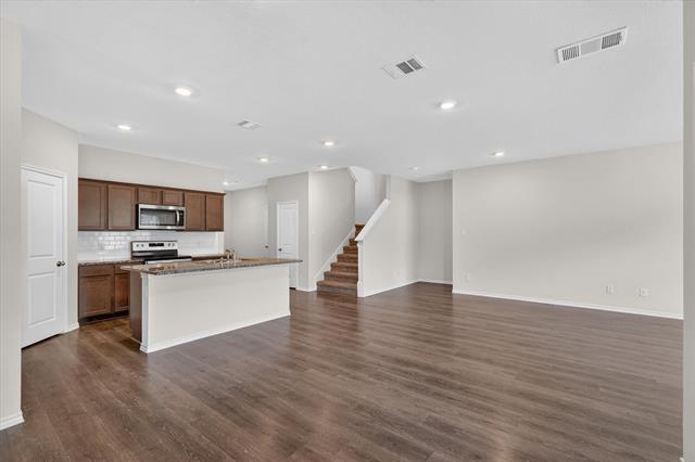 Building Photo - 2109 Muscovy St
