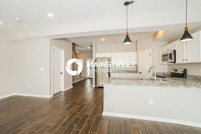 Building Photo - 3 Bedroom Pet-Friendly Home in Jeffersonville, IN with Main Street Renewal