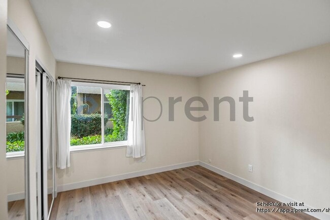 Building Photo - 291 Tradewinds Dr