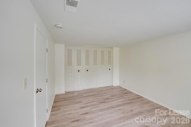 Building Photo - 5001 Forest Mountain Ct