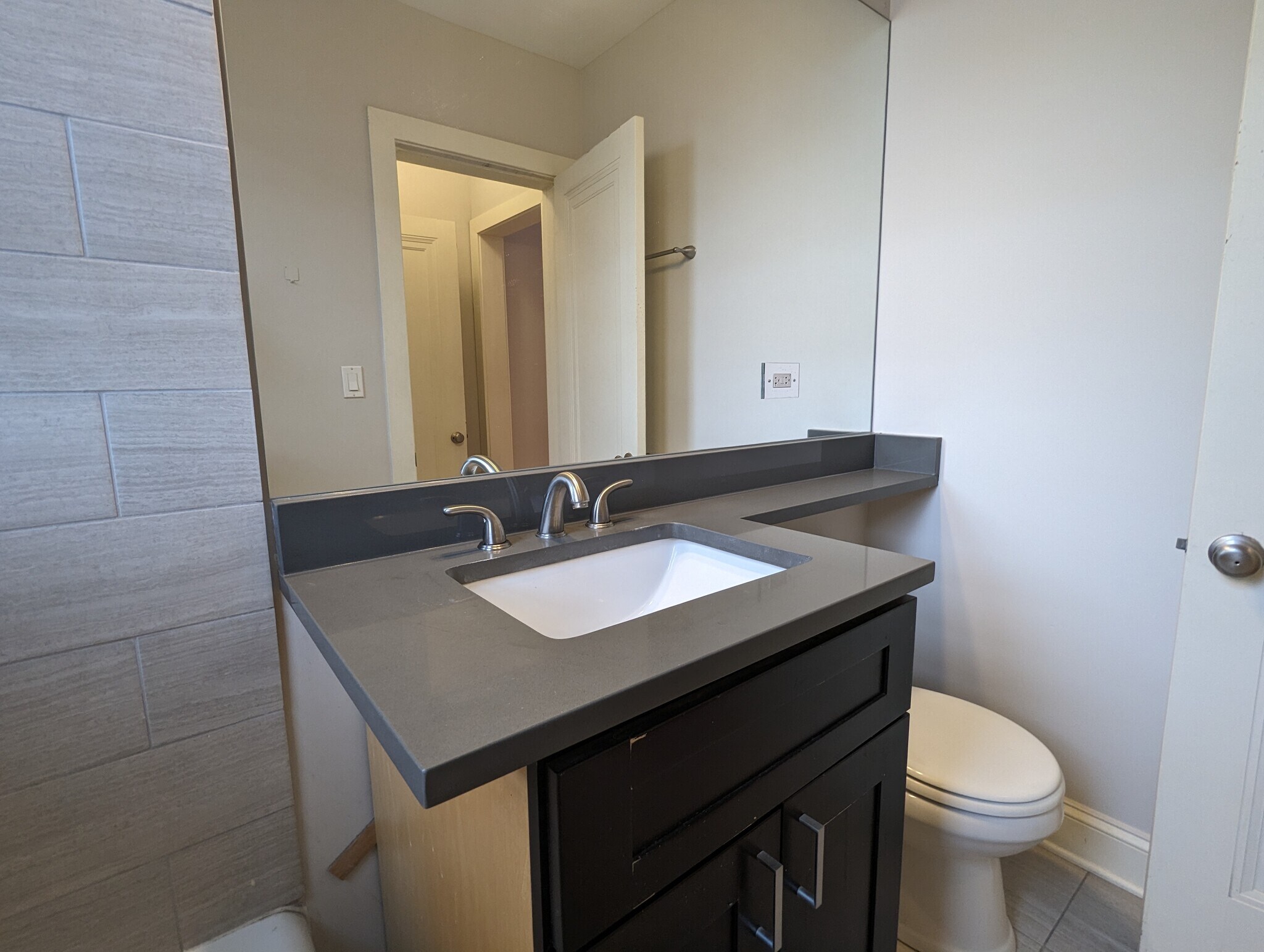 Building Photo - 2329 N Rockwell St