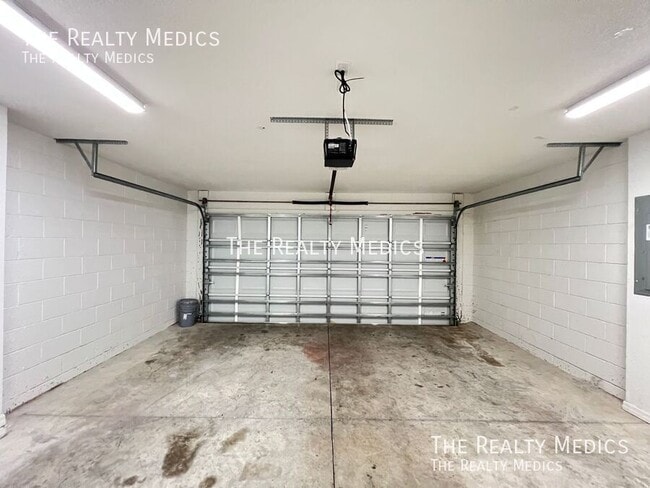 Building Photo - 290 Malauka Run