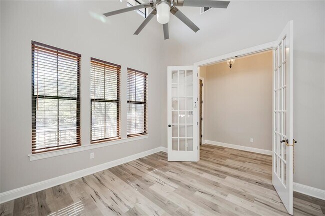 Building Photo - 12600 River Bend