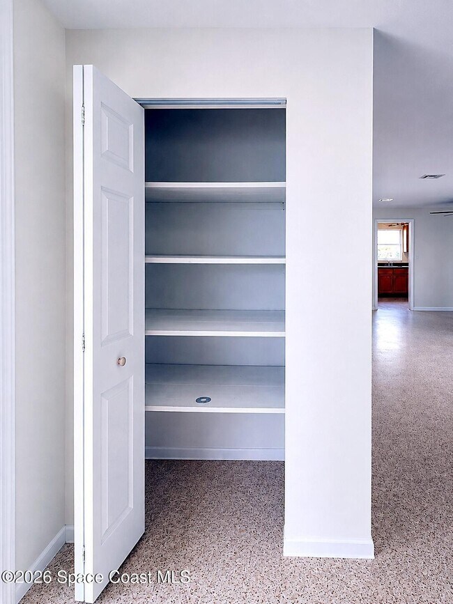 Building Photo - 217 Martin St