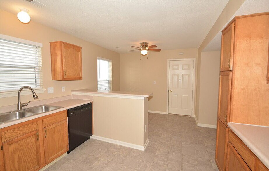 Building Photo - 7317 Kimble Dr