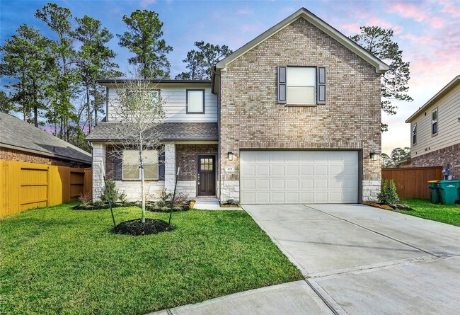 Building Photo - Very functional floor plan, has game room/...