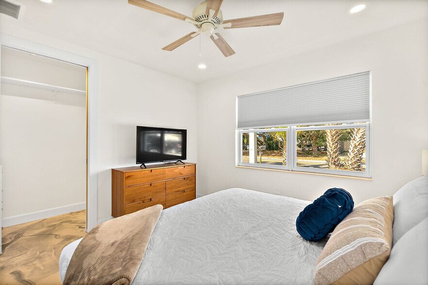 Building Photo - 107b A St