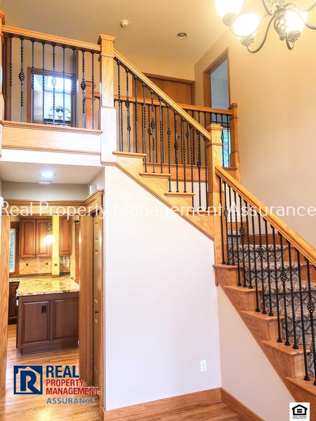 Building Photo - 15590 SW Tanager Dr