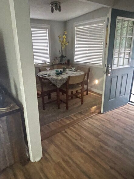 Building Photo - 1034 Avenue A