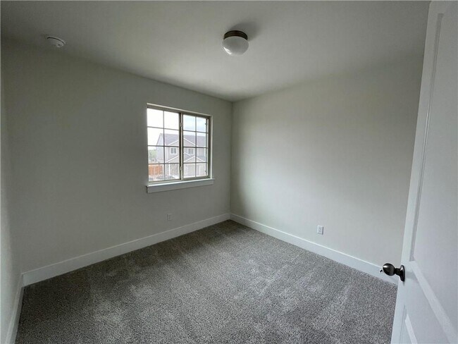 Building Photo - 526 White Steppe Way