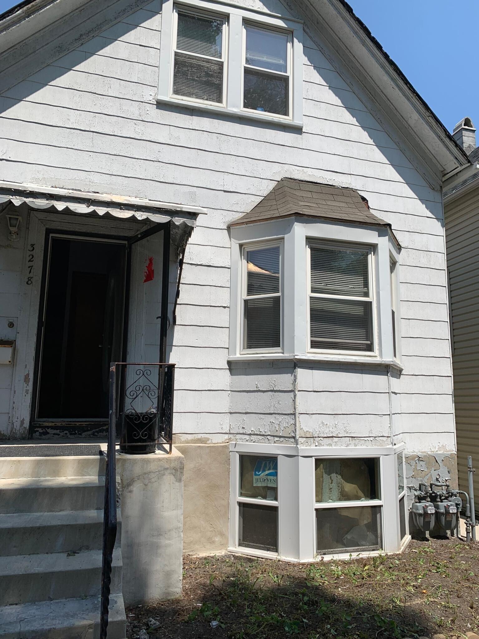 Front House - 3278 W Wabansia Ave