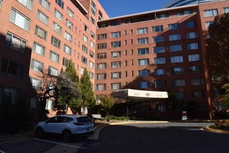 Building Photo - River Place #623-S